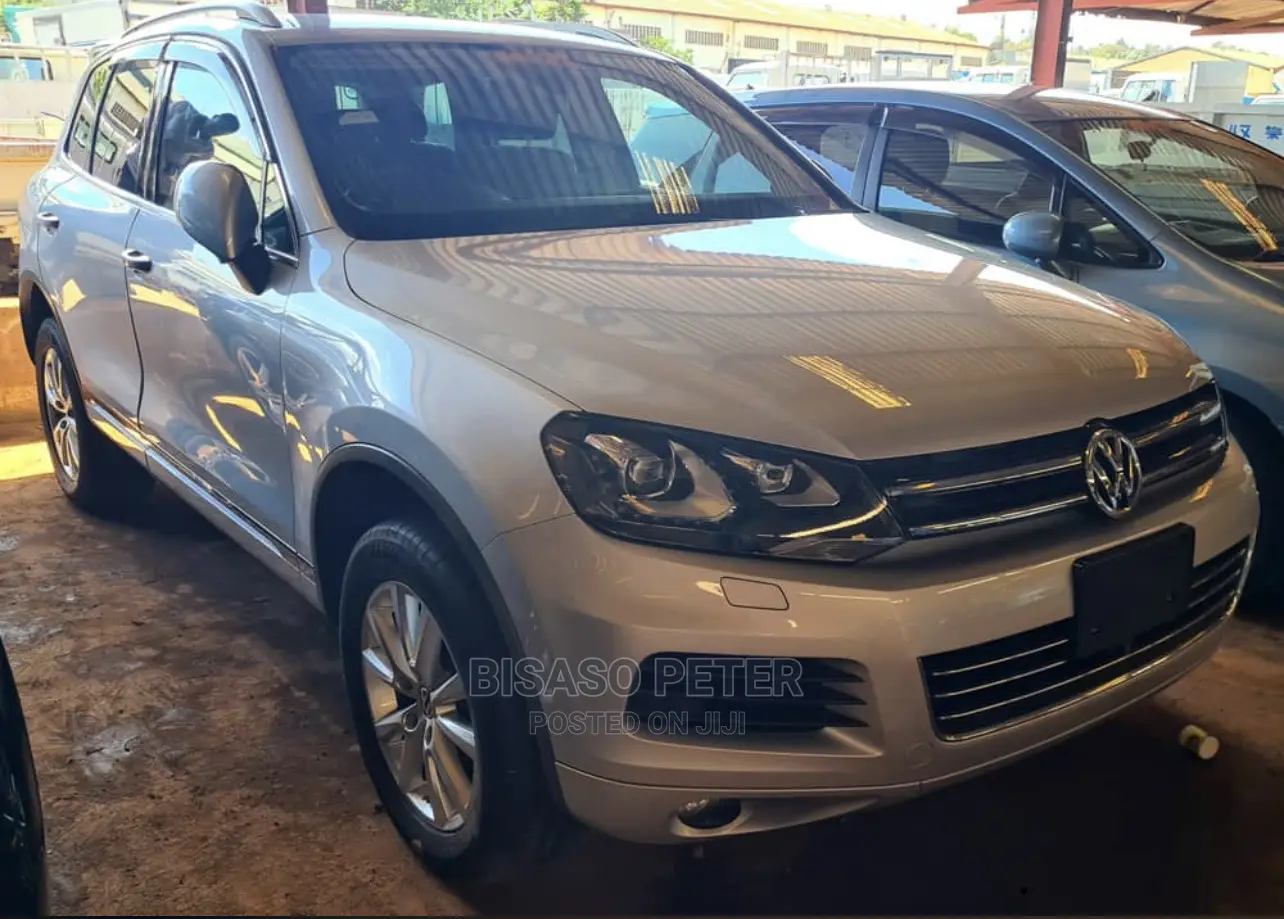 Volkswagen Touareg 2014 Gray
