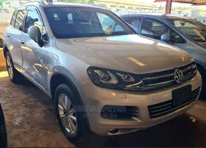 Volkswagen Touareg 2014 Gray