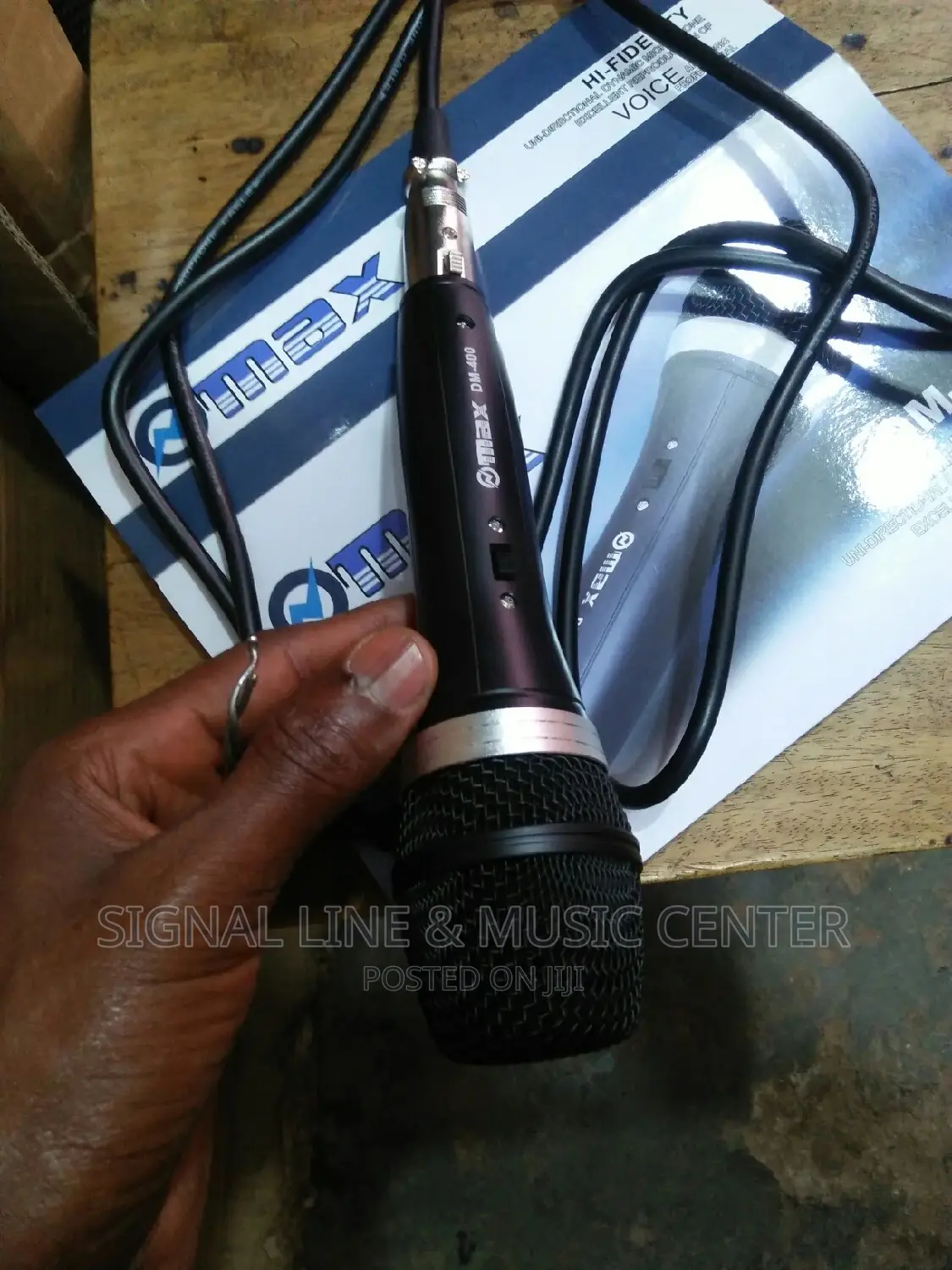 Max DM-400 Wired Microphone
