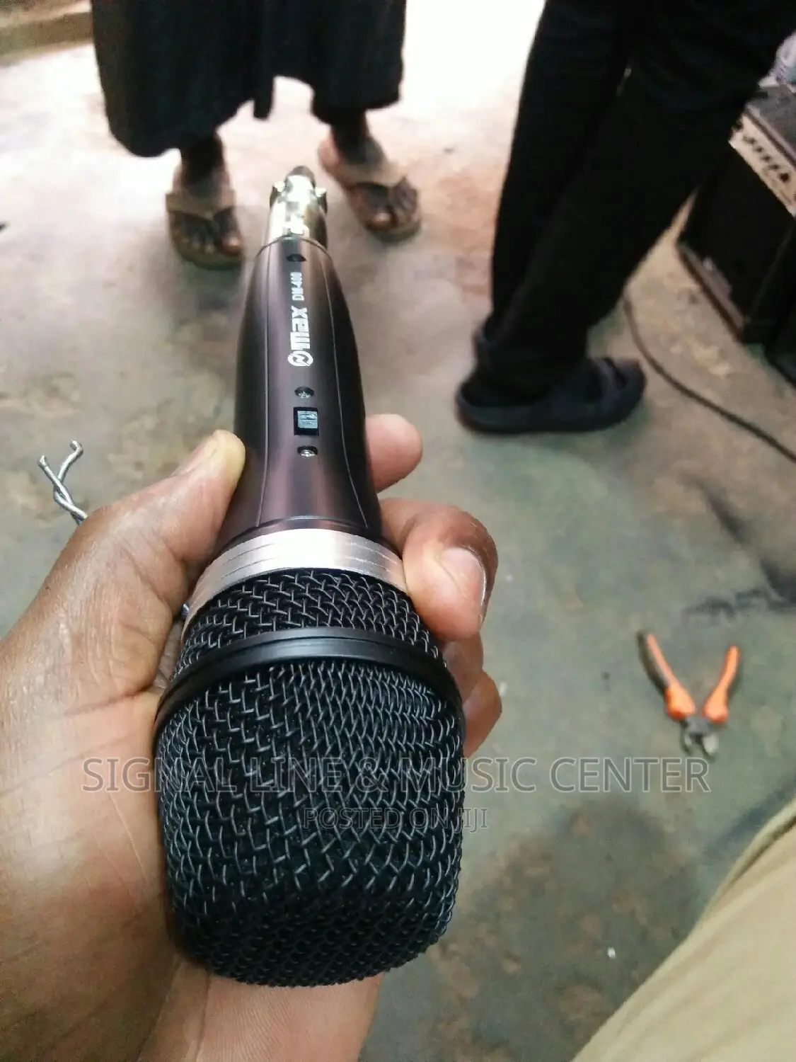 Max DM-400 Wired Microphone