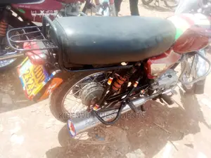 Bajaj Boxer 100 2013 Red