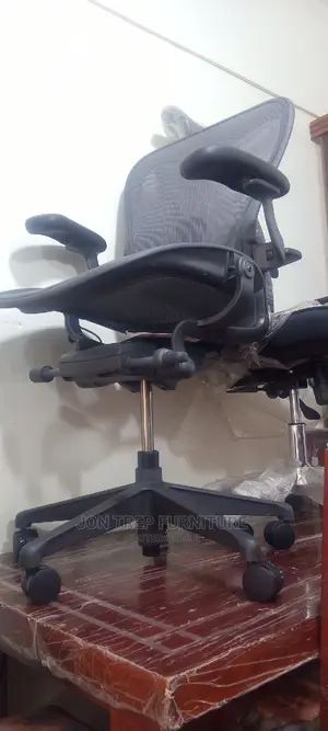 Hurman Mirror Office Chair