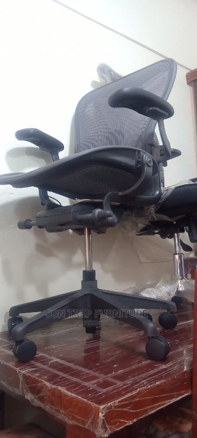 Hurman Mirror Office Chair
