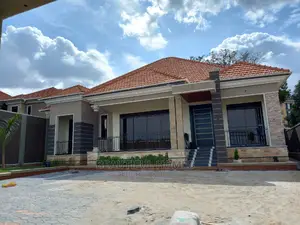 Furnished 4bdrm Mansion in Kira Corporate for Sale