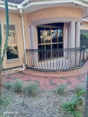 3bdrm Bungalow in Kololo Property, Central Division for Rent