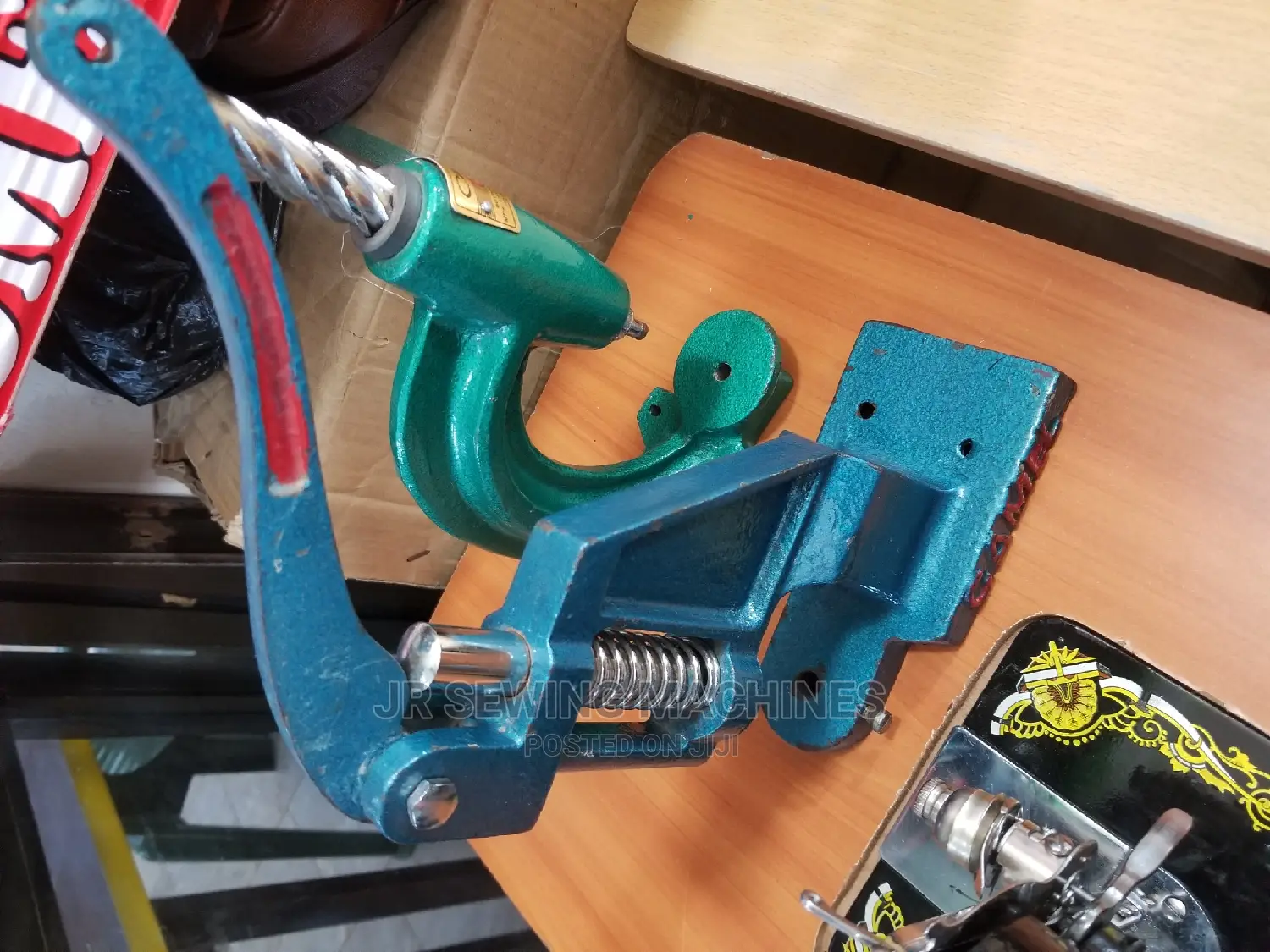 Button Presser Sewing Machine