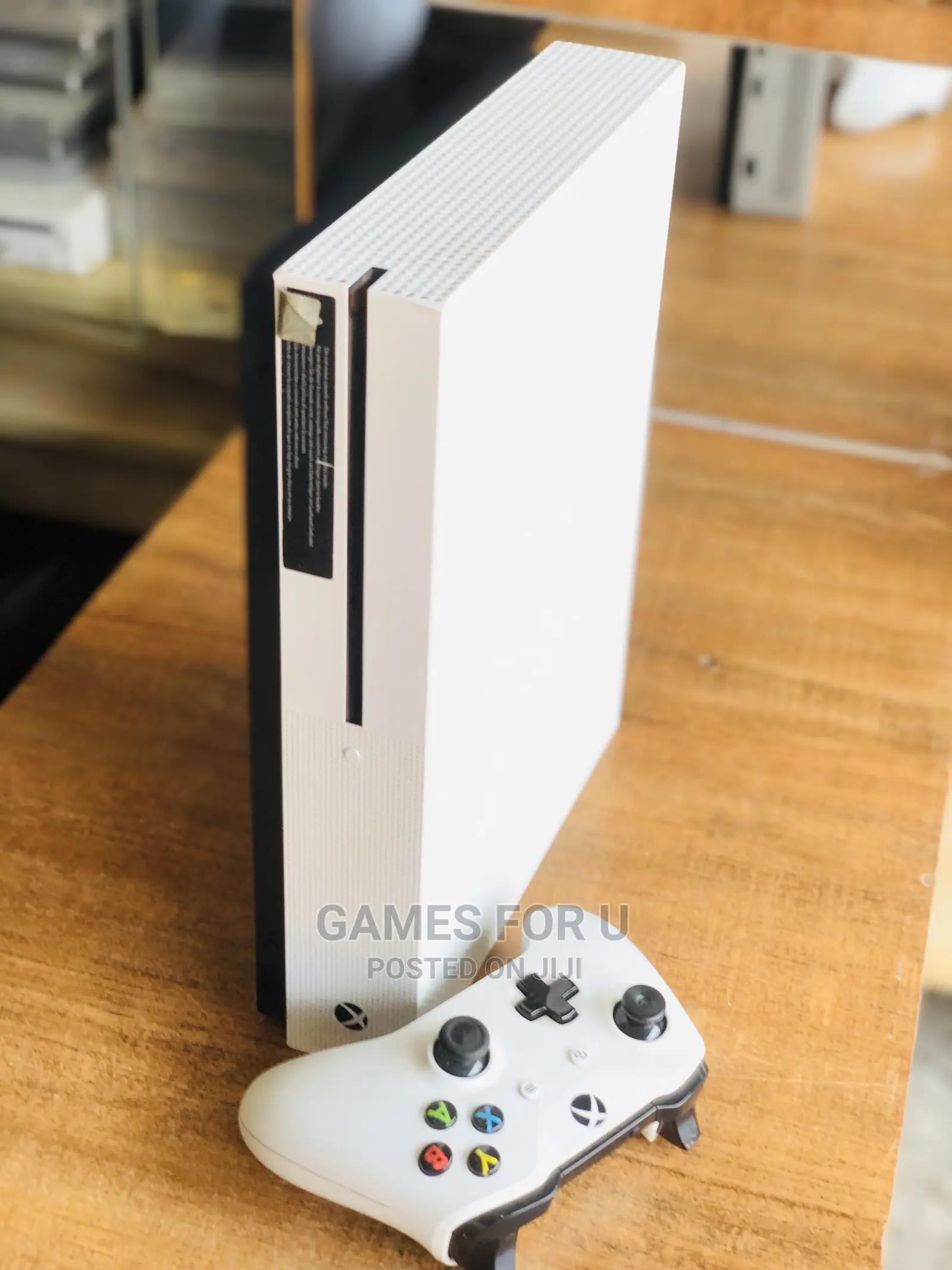 Xbox One Console One Pad