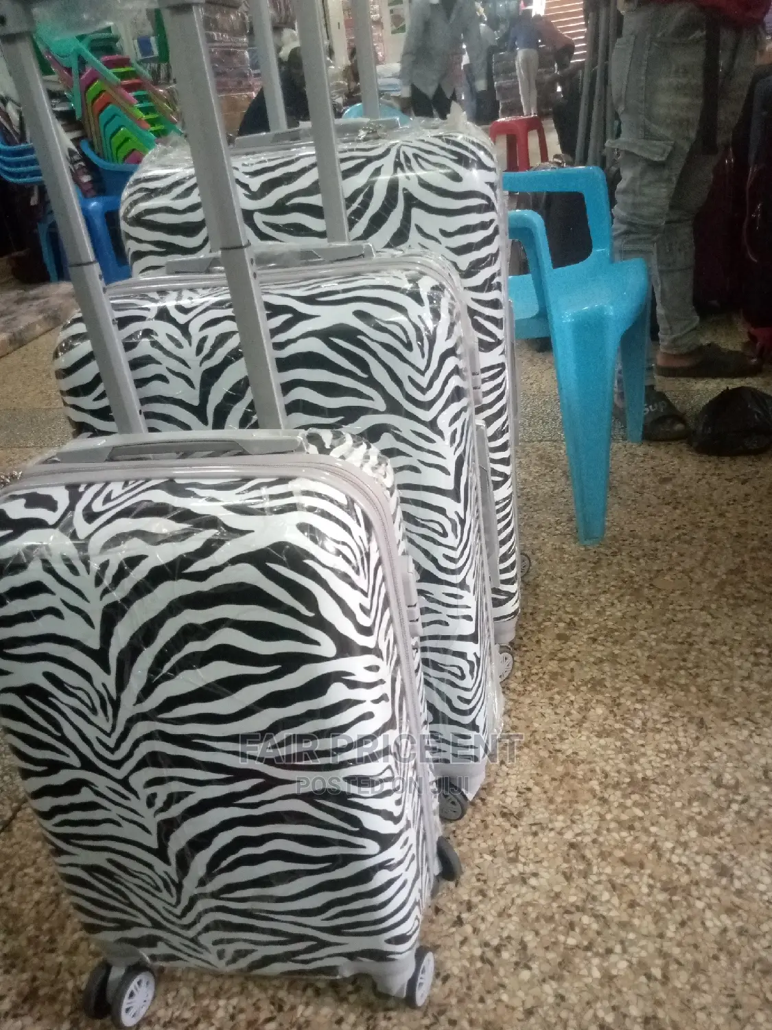Classy Plastic Suitcases Medium (White)
