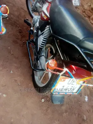 Bajaj Boxer 100 2015 Pink
