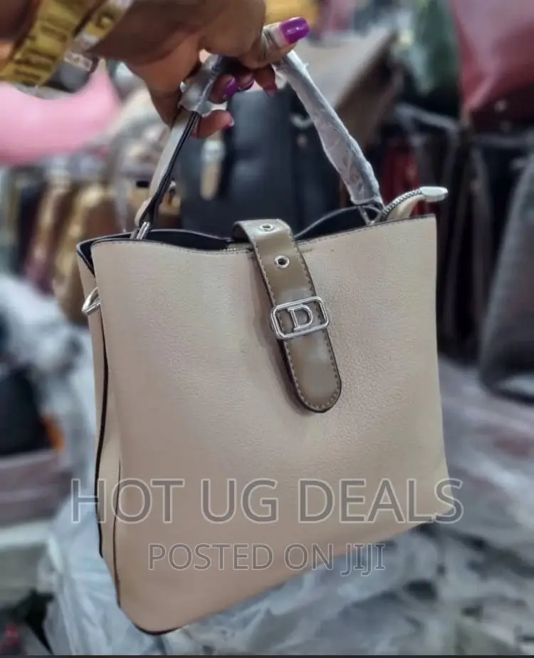 Ladies Classic Handbag