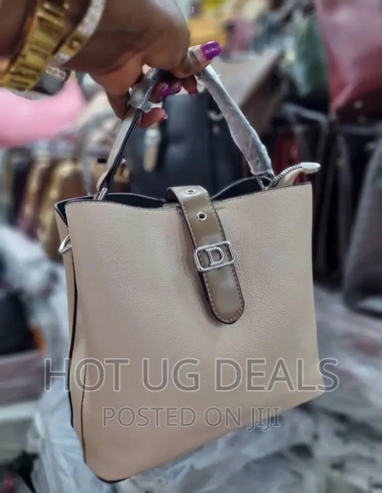 Ladies Classic Handbag
