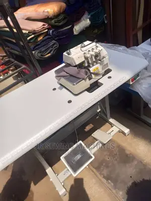 Overlock Industrial Sewing Machine