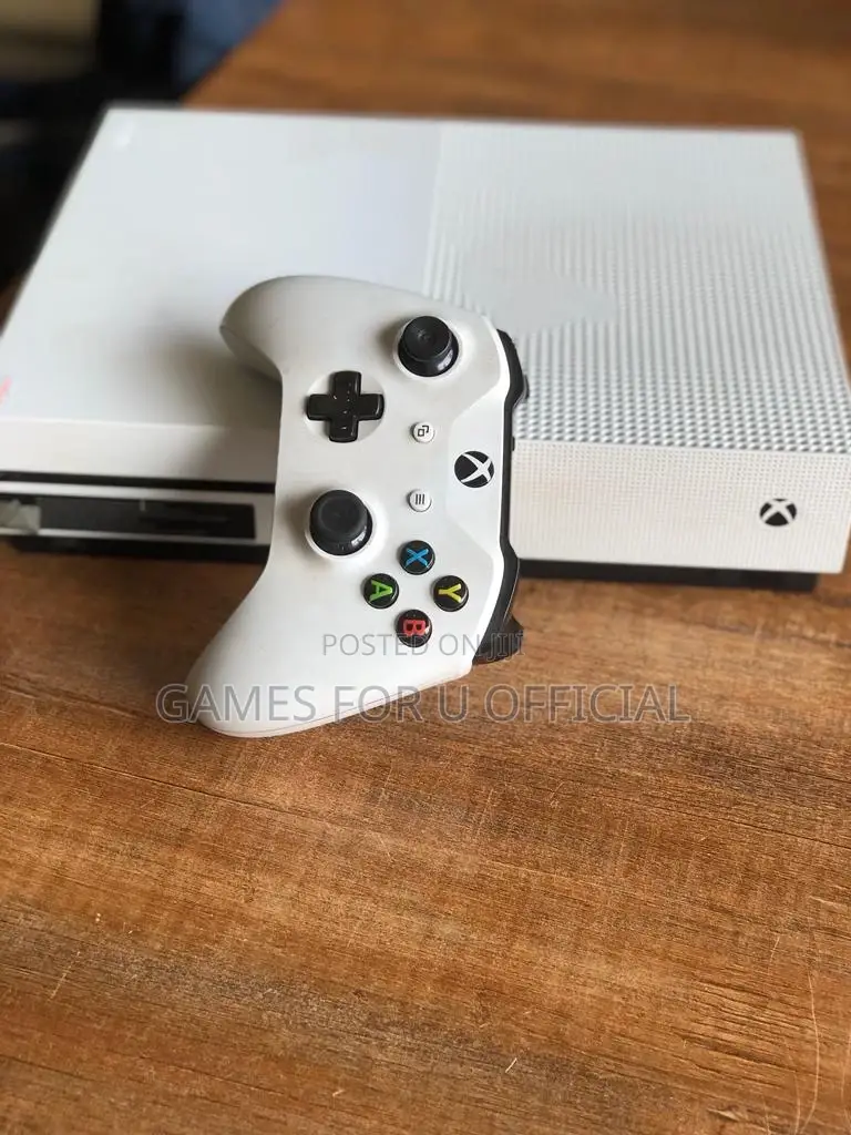 Xbox One With One Pad