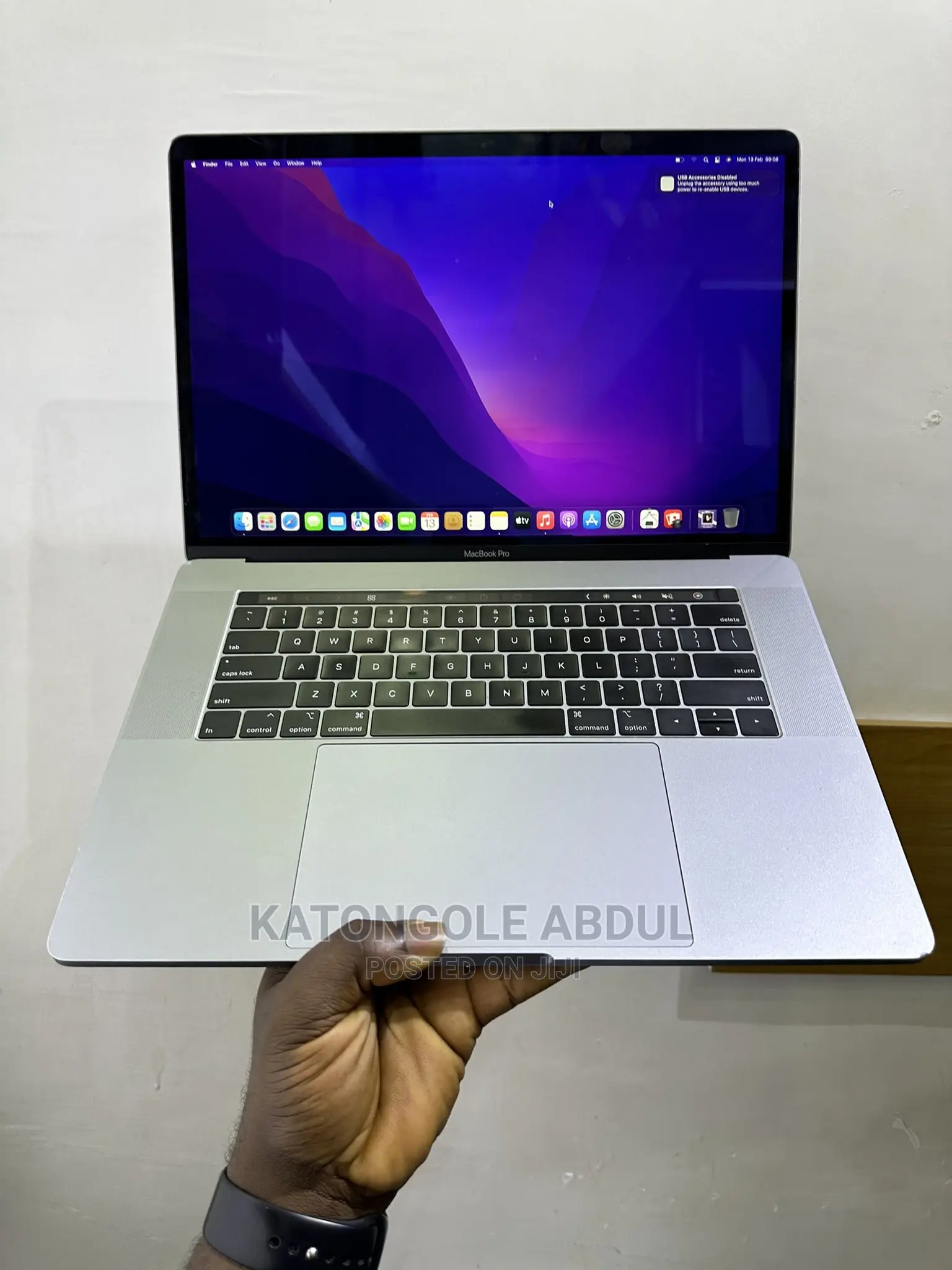New Laptop Apple MacBook Pro 2019 16GB Intel Core I9 SSD 512GB