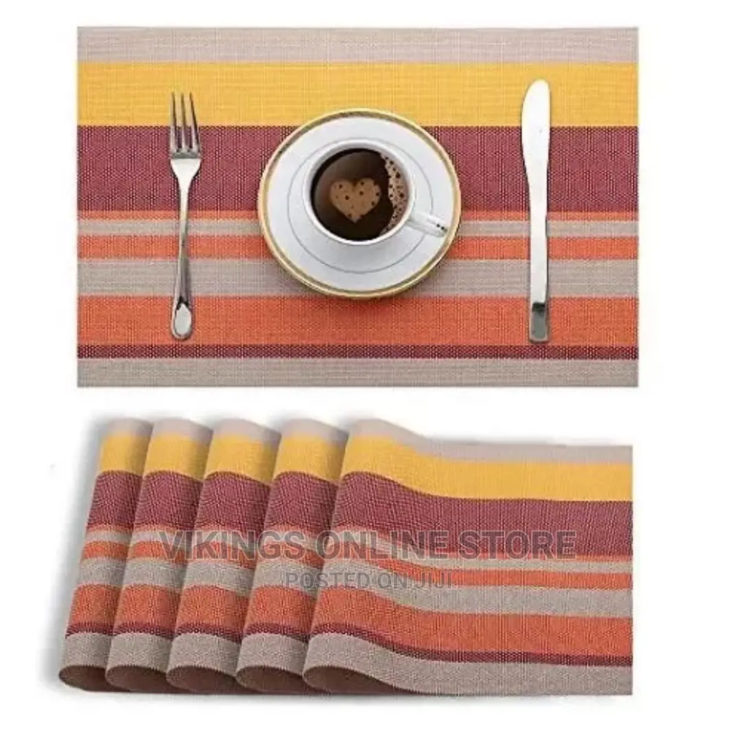 6 PCS Table Mats With a Runner