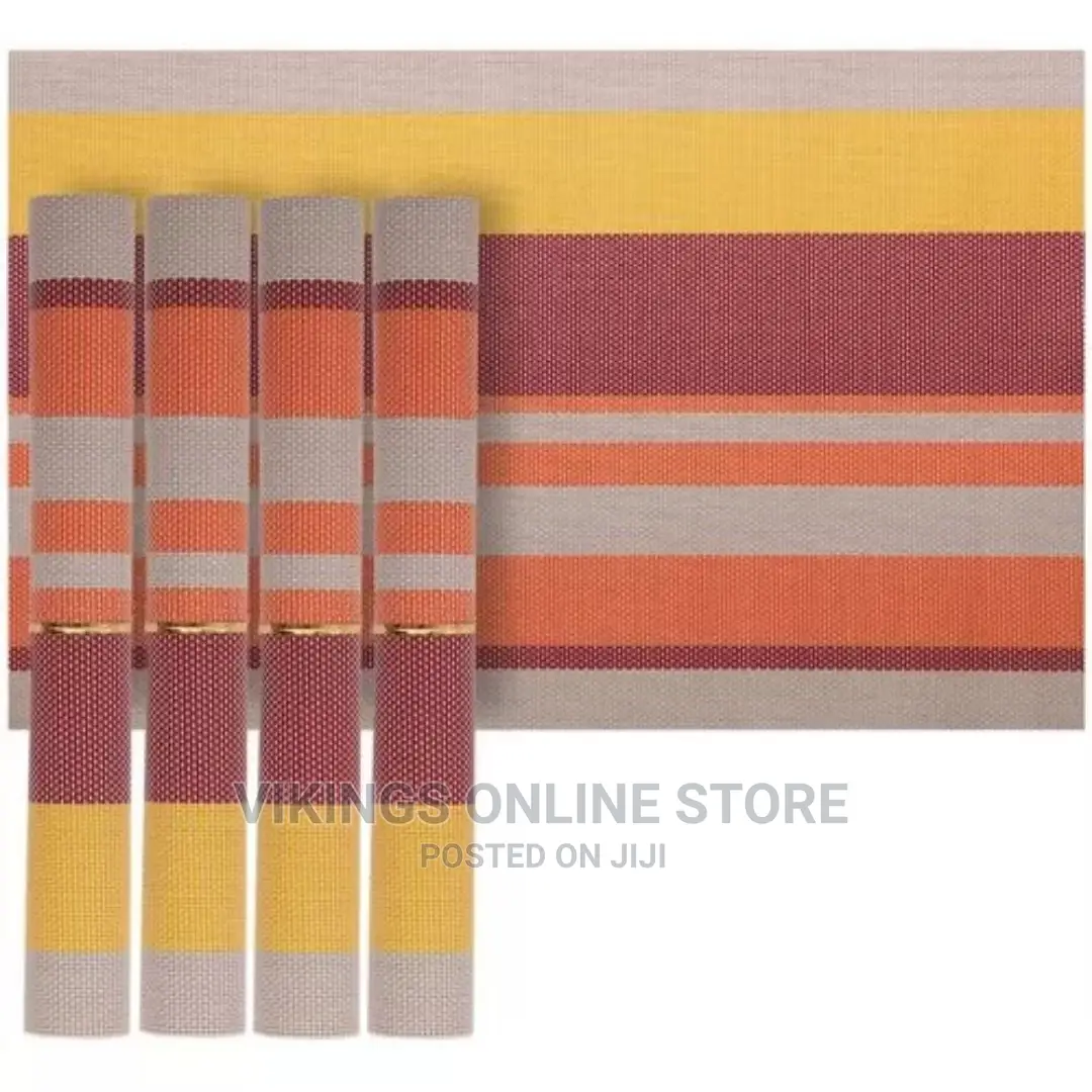 6 PCS Table Mats With a Runner