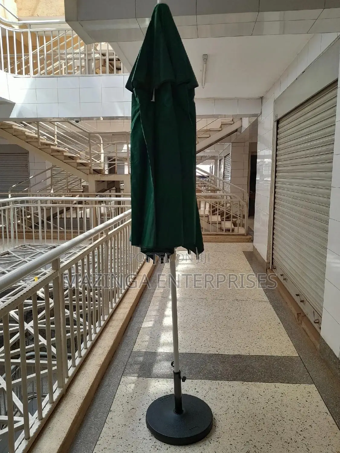 2.2mtrs(7.3ft)Broad Garden Sun Business Umbrella With Base