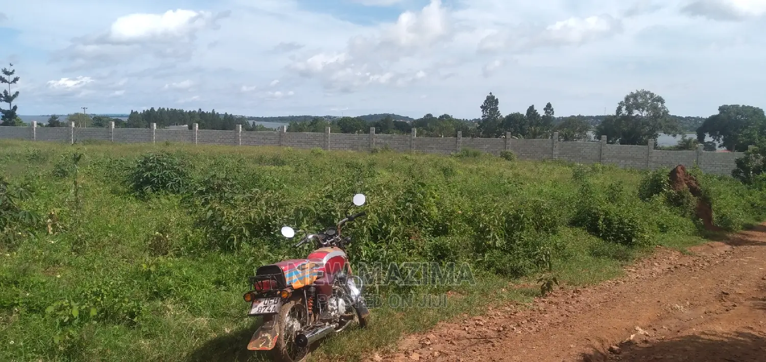 Verybeautiful Plot Over Looking Into Lake Quicksale Ntebe Rd