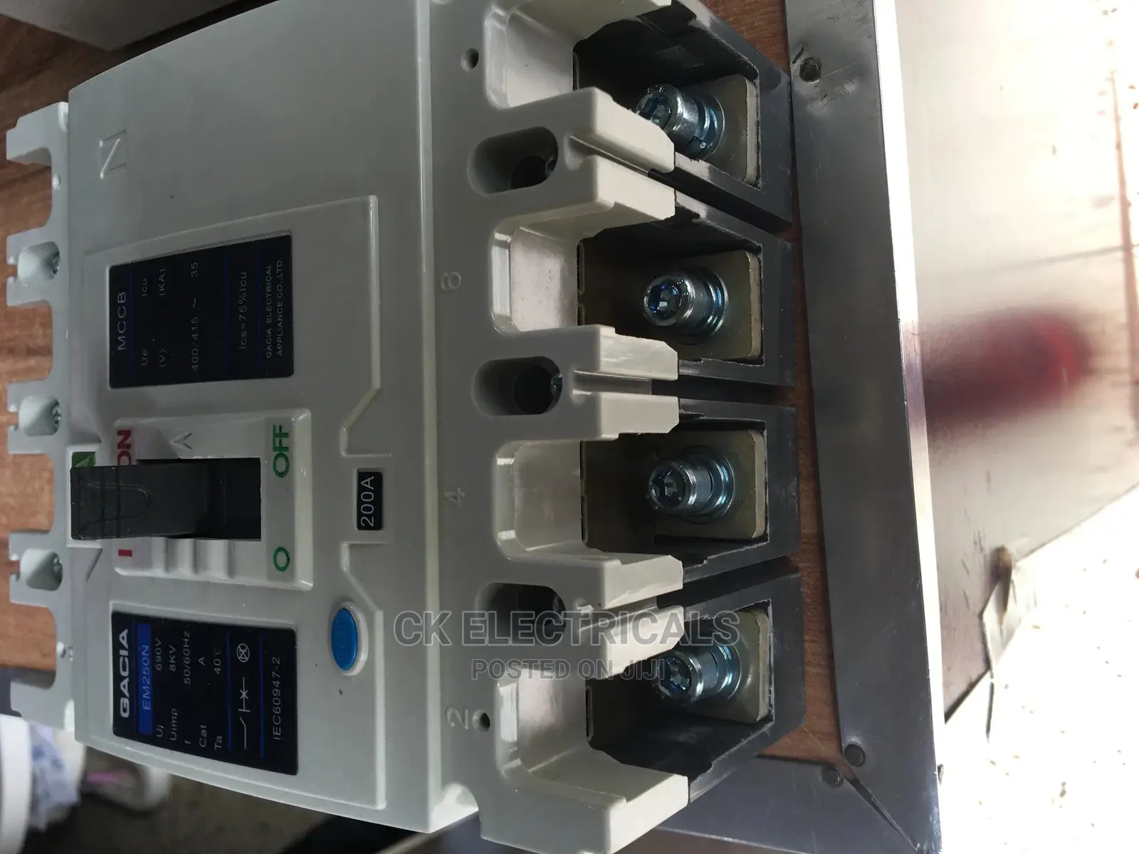 200amps McCb Breaker 4poles