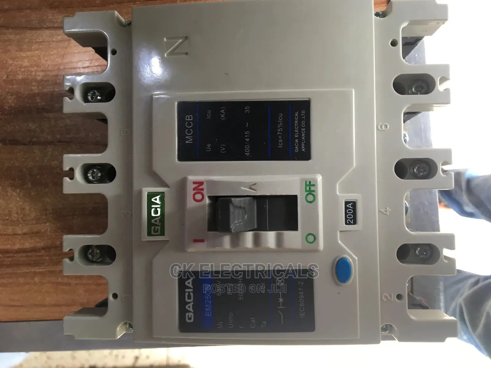 200amps McCb Breaker 4poles