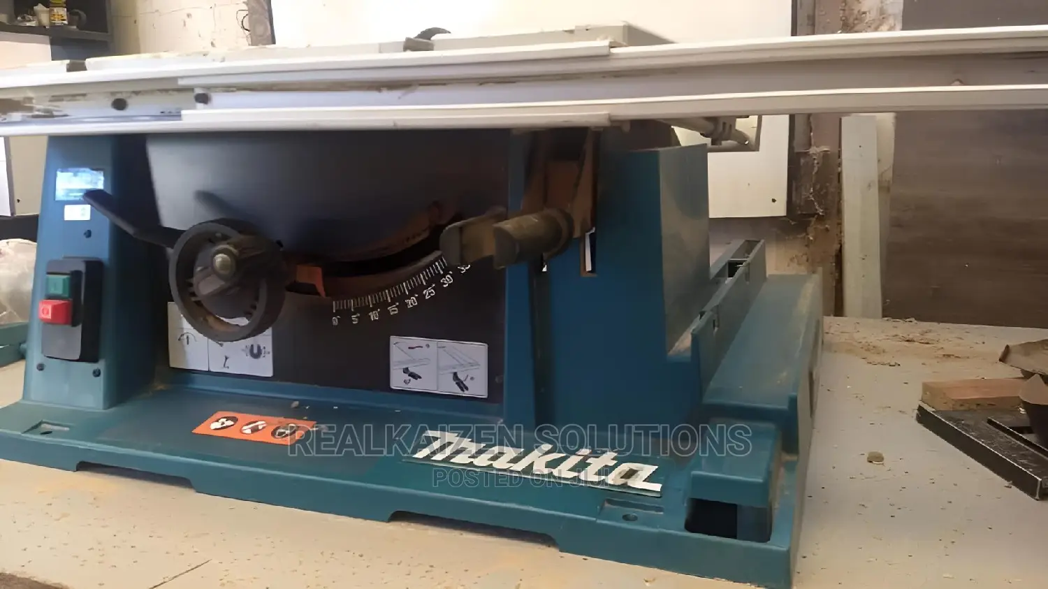 MAKITA 260mm (10-1⁄4") Table Saw With Guide Rail 1650W