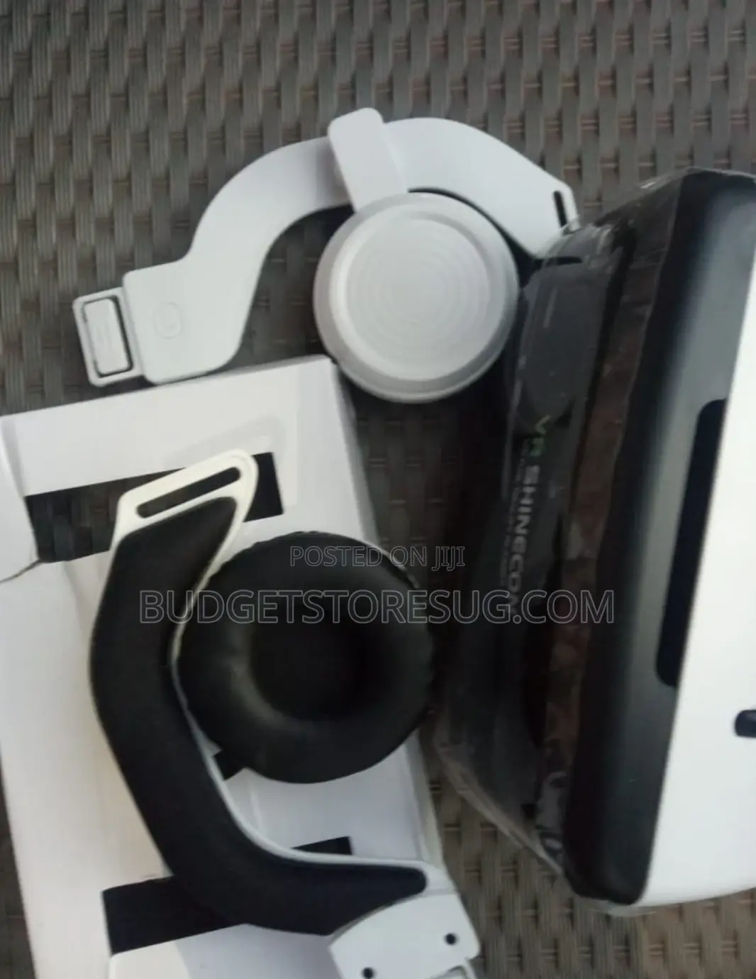 VR Helmet With Headsets Remote Control