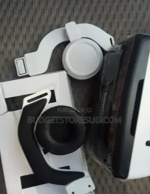 VR Helmet With Headsets Remote Control