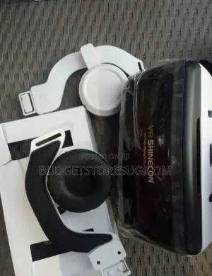 VR Helmet With Headsets Remote Control