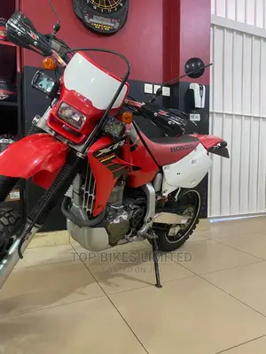 Honda 2005 Red