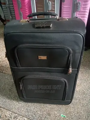 Pure Leather Suitcase.Medium (Black)