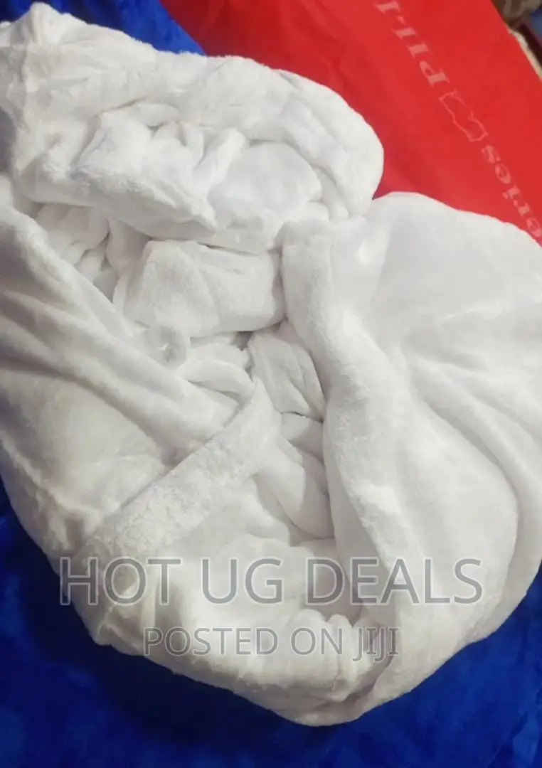 Unisex Exquisite Cotton Bathrobe With Double Pockets- White