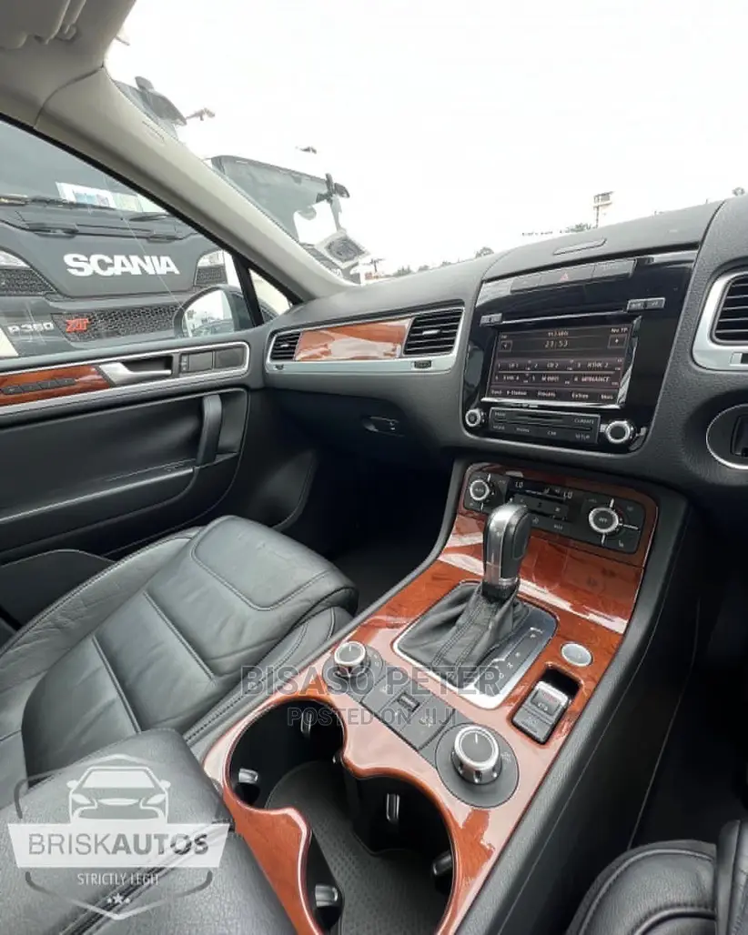 Volkswagen Touareg VR6 Executive 2011 Black