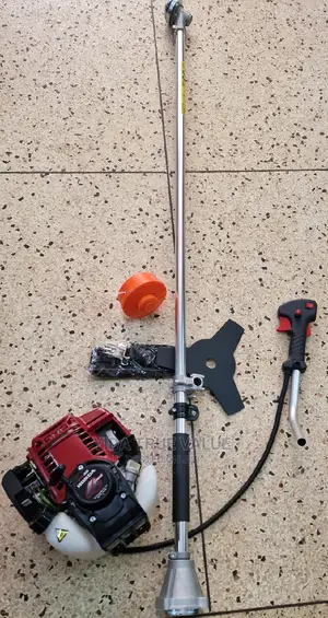Mower Machine With 4 Stroke Engine