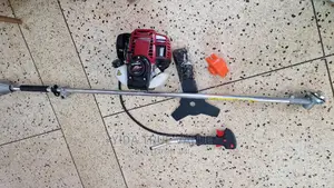 Mower Machine With 4 Stroke Engine