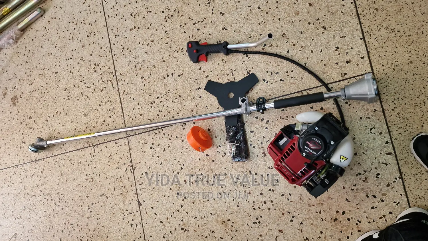 Mower Machine With 4 Stroke Engine