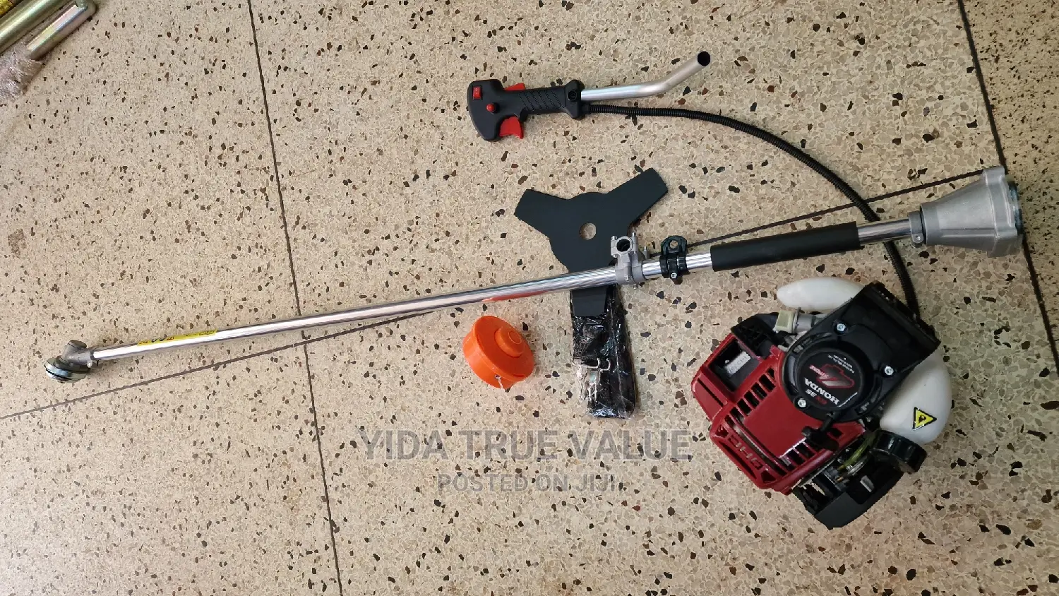 Mower Machine With 4 Stroke Engine