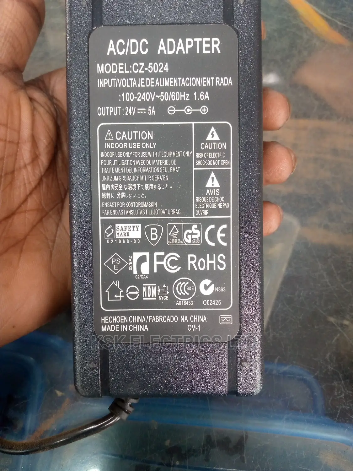100-24v-50/60hz Adapter