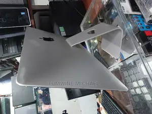 Desktop Computer Apple iMac 8GB Intel Core I5 SSD 128GB