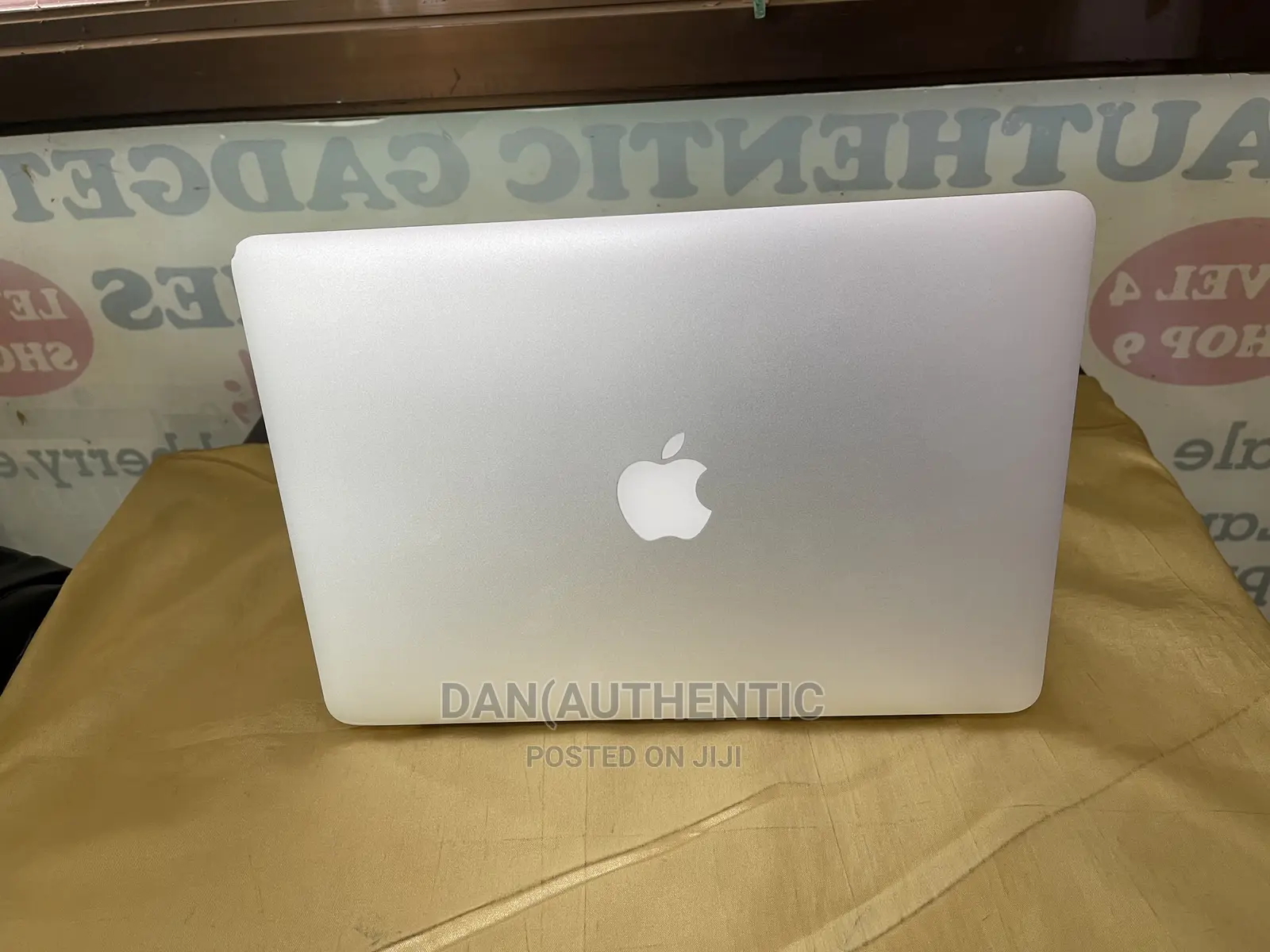 Laptop Apple MacBook Pro 2015 8GB Intel Core I5 SSD 128GB