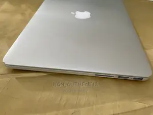 Laptop Apple MacBook Pro 2015 8GB Intel Core I5 SSD 128GB