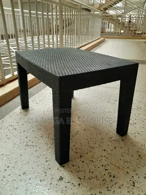 Thick Plastic Coffee Table