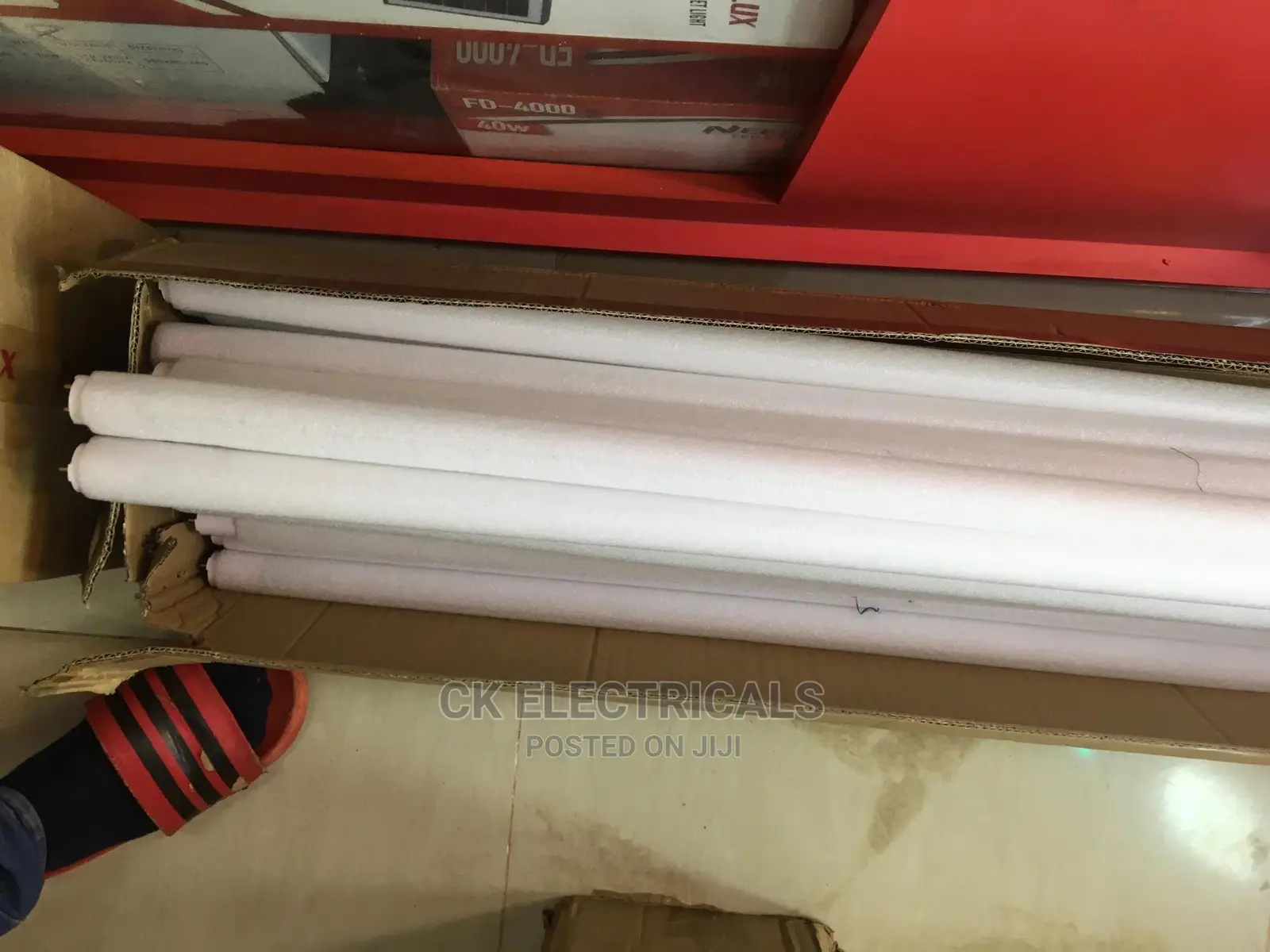 LED Tubes (Chokeless Tubes)