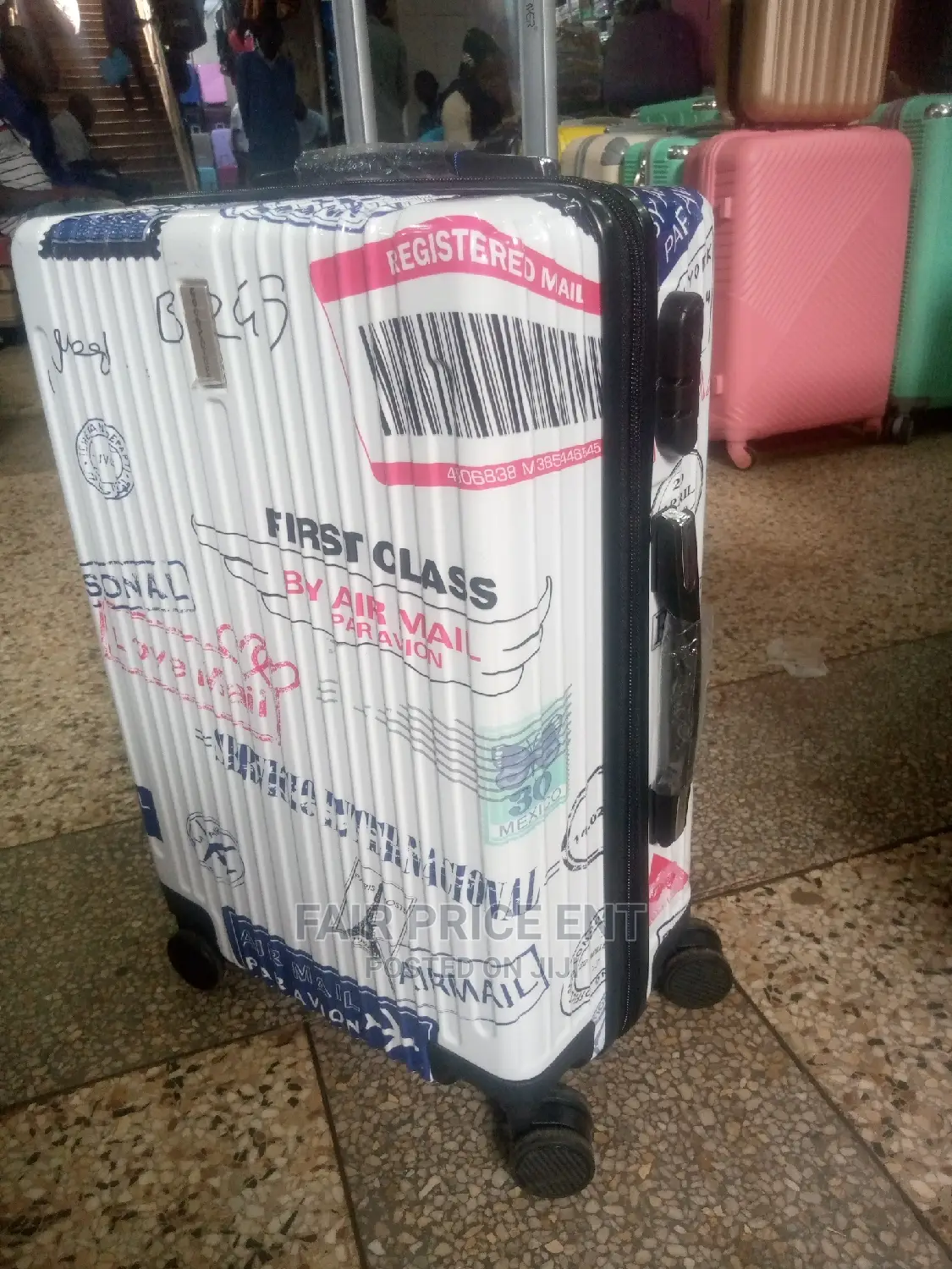Adventure VIP Executive Traveling Suitcases.Large.( White)