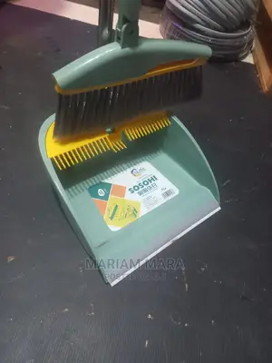 Broom With Dust Pan/Plastic Broom