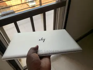 Laptop HP EliteBook 830 G7 8GB Intel Core I7 SSD 512GB