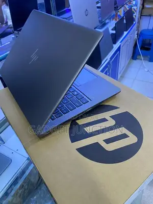 New Laptop HP ZBook 14u G5 16GB Intel Core I7 SSD 512GB
