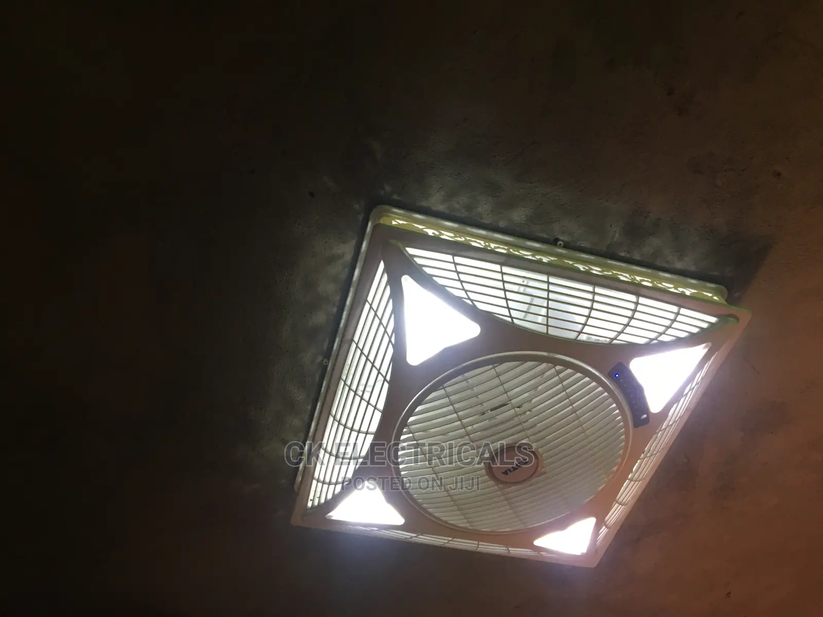 Ceiling Fan With Lights