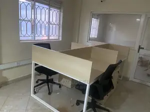 4 Seater Workstation