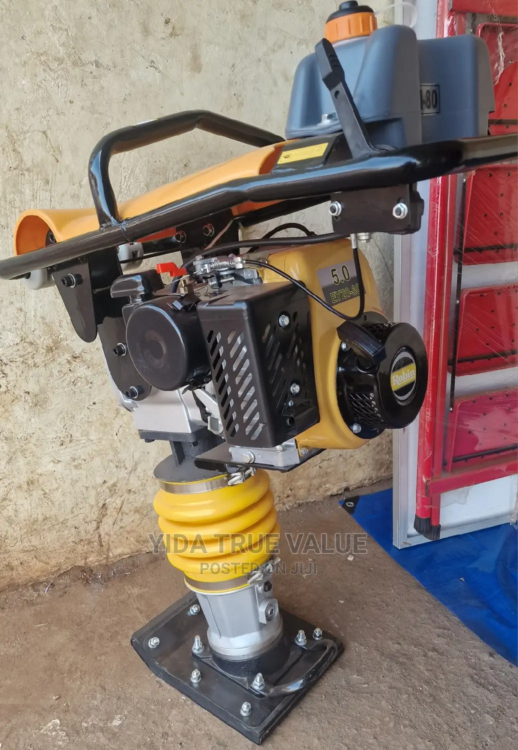 Jumping Compactor Robin Type