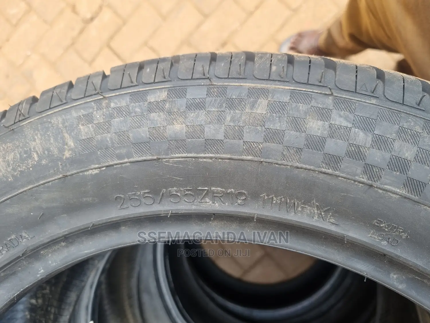 255/55r19 Centara